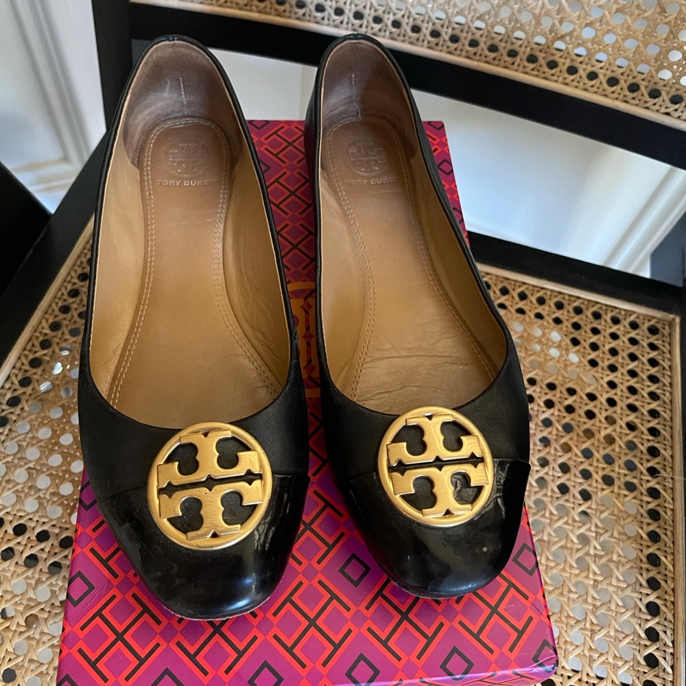 Tory Burch black ballet flat leather shoes